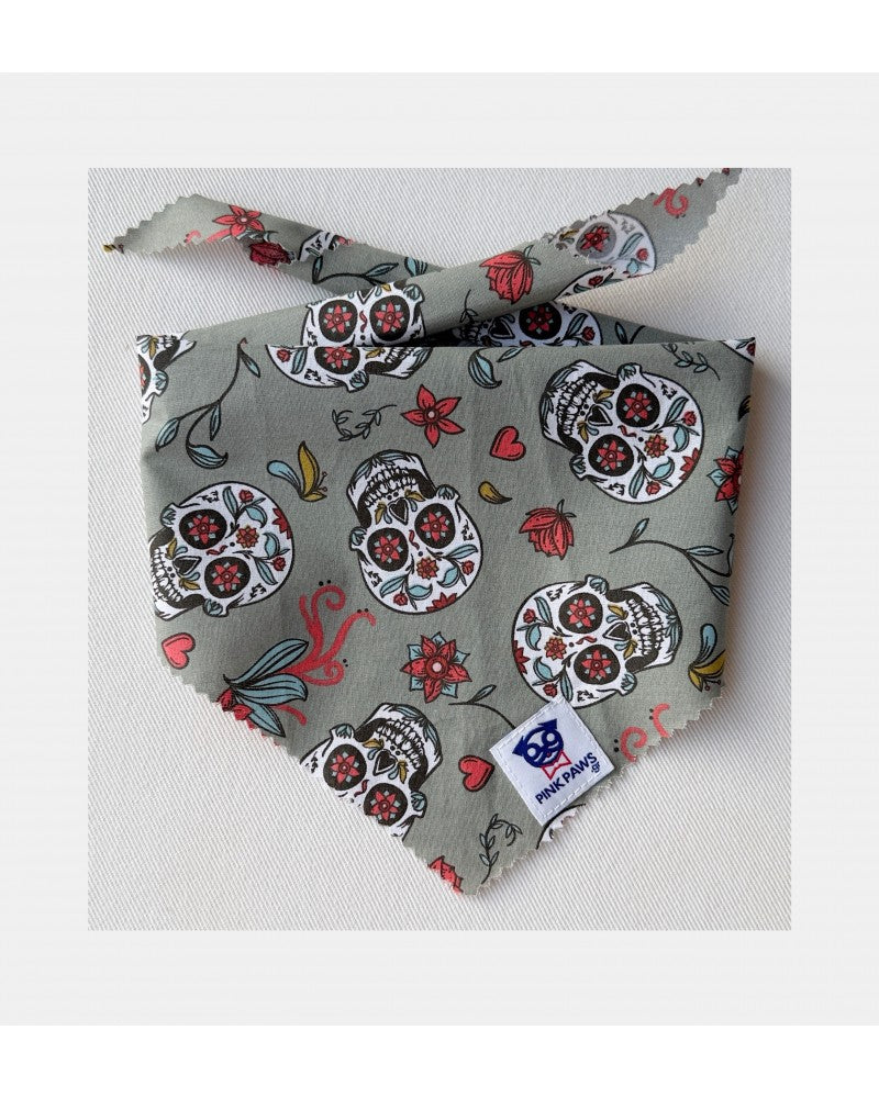 Μπαντάνα Pinkpaws σε χακί με artistic sugar skull μοτίβο.