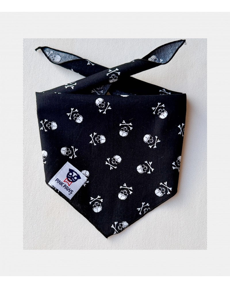 Μπαντάνα Pinkpaws σε μαύρο με minimal skull σχέδιο.