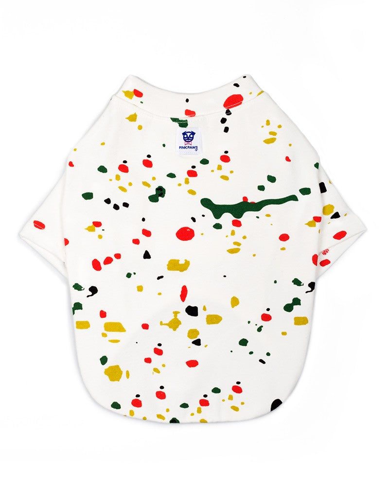 Μπλούζα σκύλου με χρωματιστές πινελιές σε λευκό