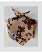 Μπεζ military μπαντάνα Pinkpaws με διακριτικό καμουφλάζ μοτίβο.