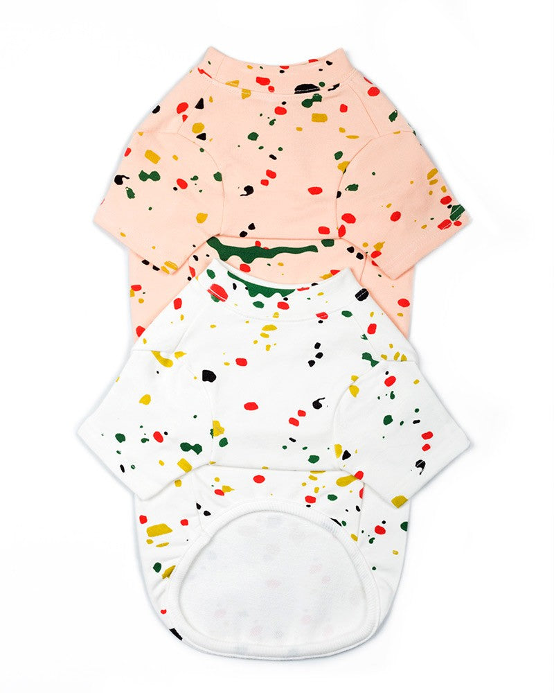 Μπλούζα σκύλου με χρωματιστές πινελιές 