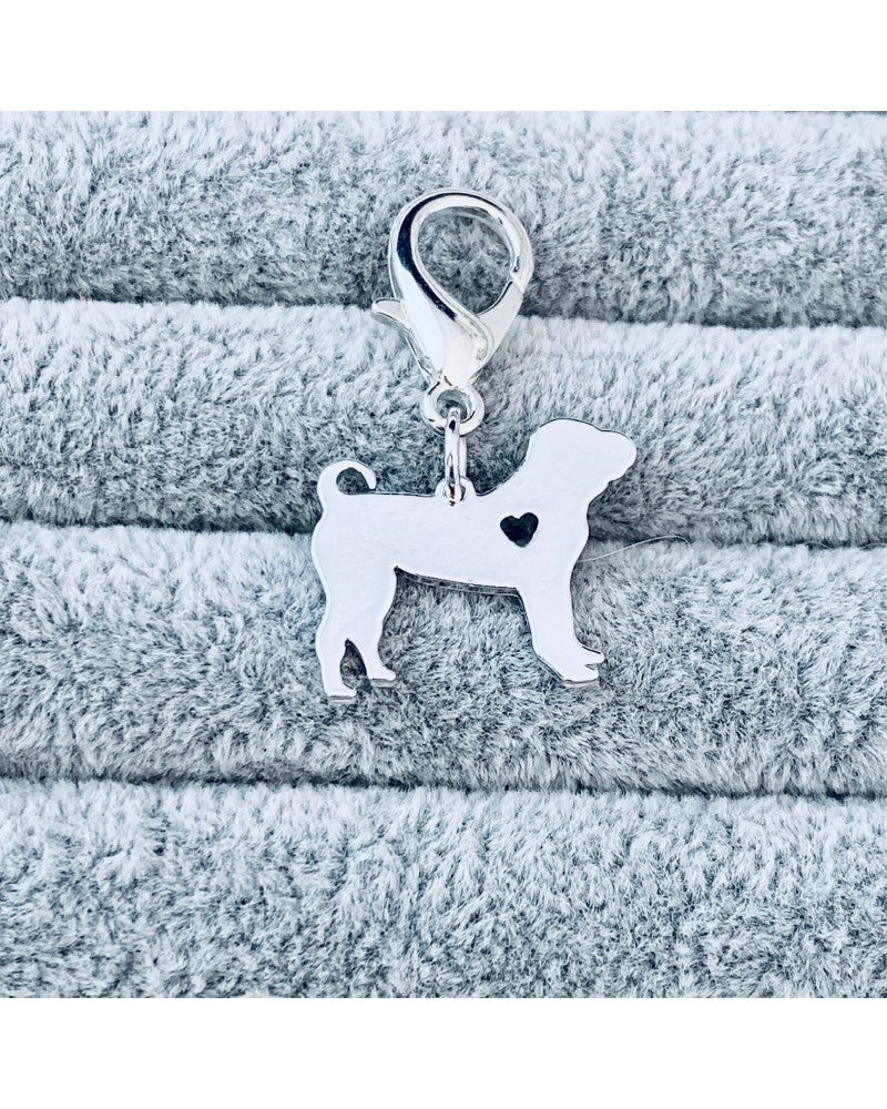 Charm Dog with Heart σε ασημί χρώμα